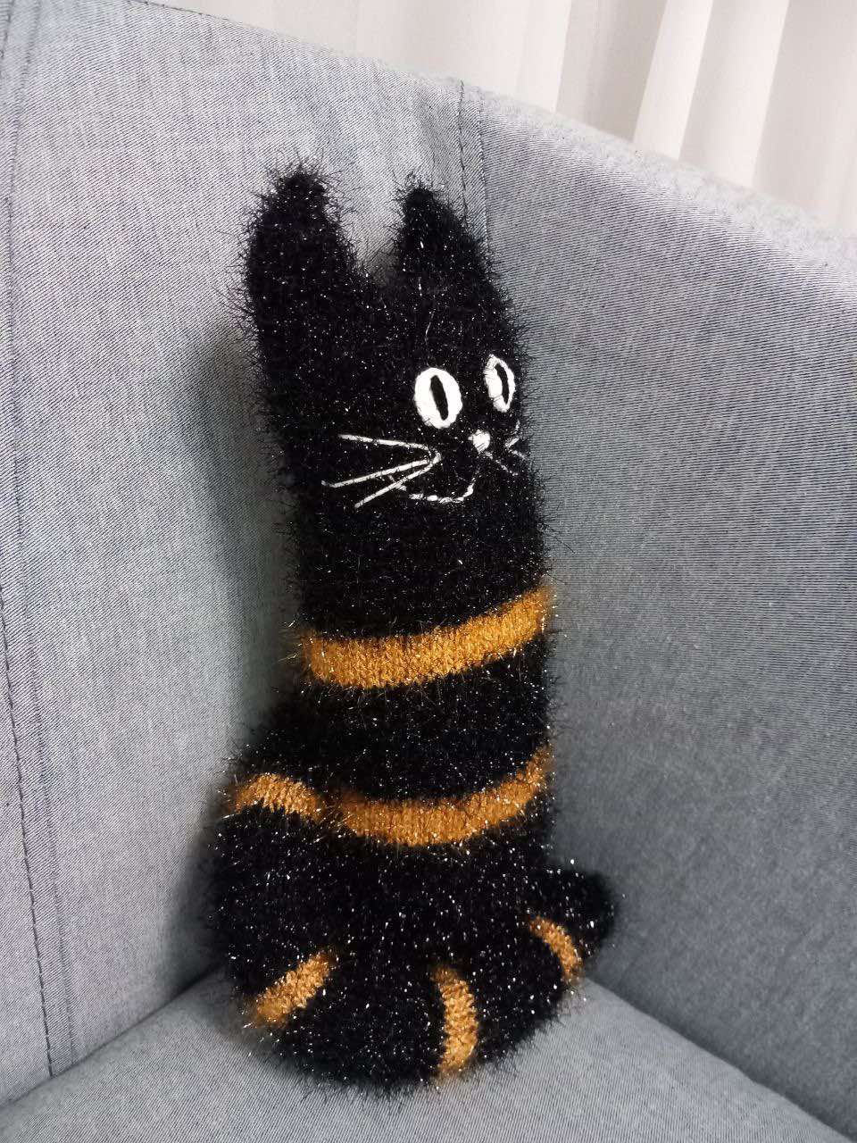 Ръчно плетена играчка Черна котка - Image 3